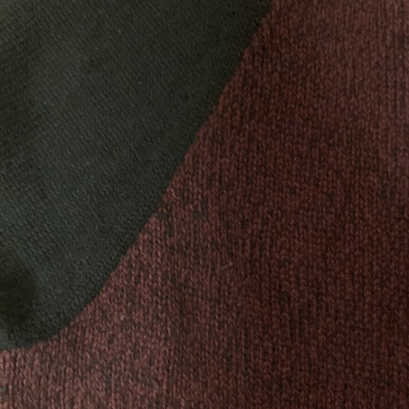 ❤️‍🔥5/20$ GAP💫 Black and Burgundy Long Sleeve Crew Neck Sweater - Picture 5 of 6